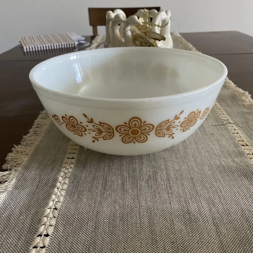 Vintage PYREX 404 White Butterfly Gold 4 Qt Mixing Bowl Glass USA Large 10.5”