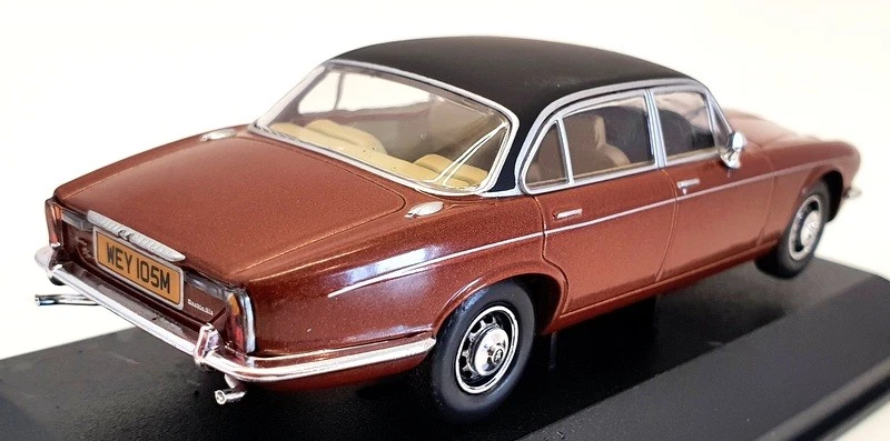 Corgi 1/43 Scale Model Car VA13900 - Daimler Double Six Series Vanden Plus - Image 2 of 4