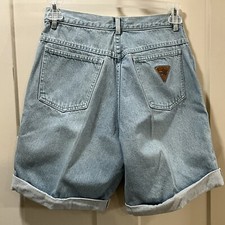 Vintage 90  s Cap Ferrat Women  s High Rise Light Wash Denim Shorts Size 11/12 GUC