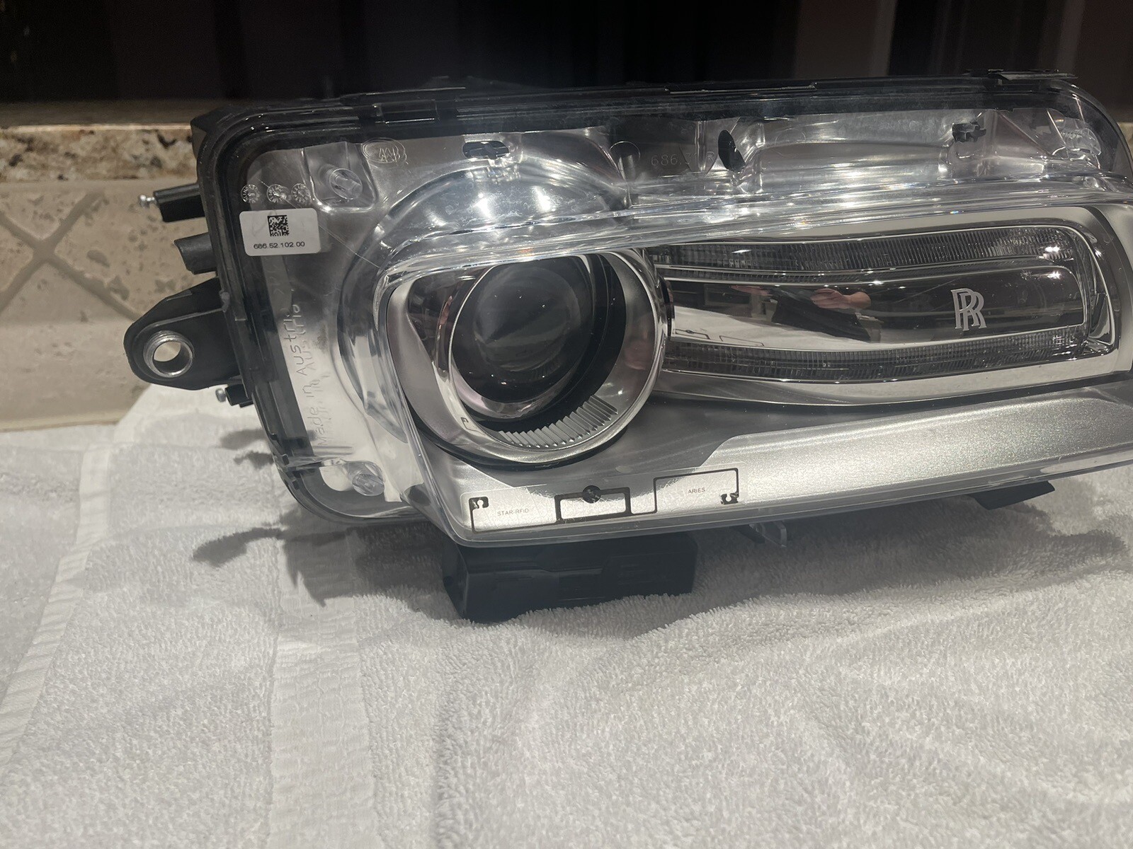 2010-2014 Rolls Royce Ghost Wraith Headlight Right 686.52.100.00 Very Nice