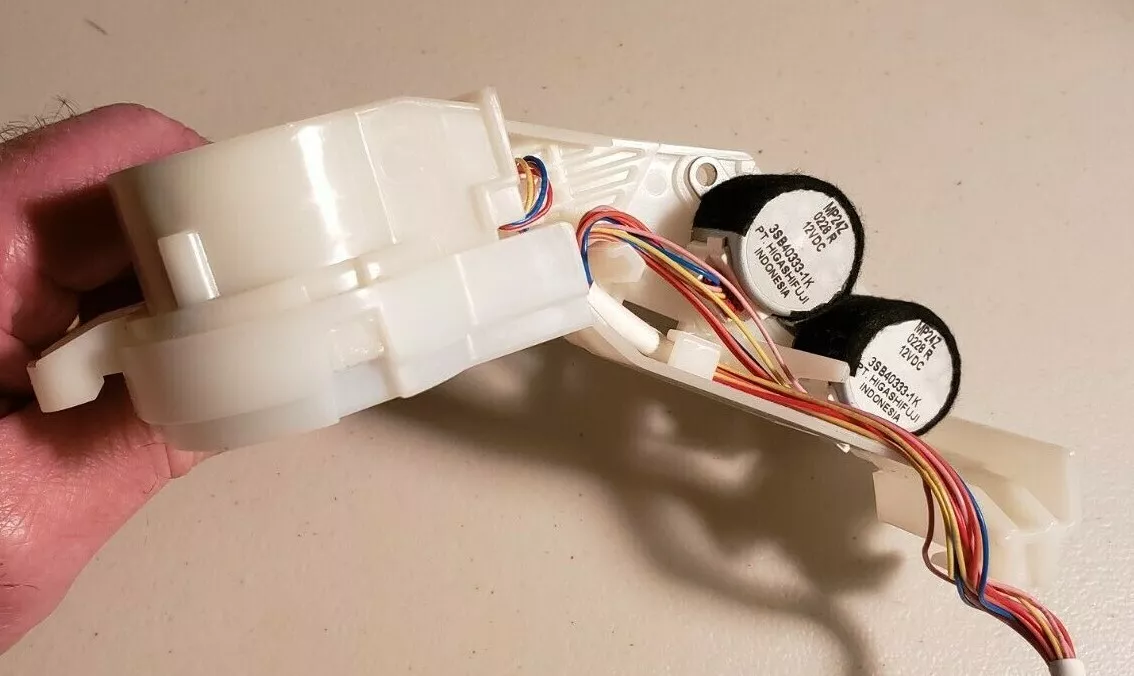 Daikin COVER LINK ASSEMBLY STEPPER MOTORS 4009455 Indoor Unit FTXS 