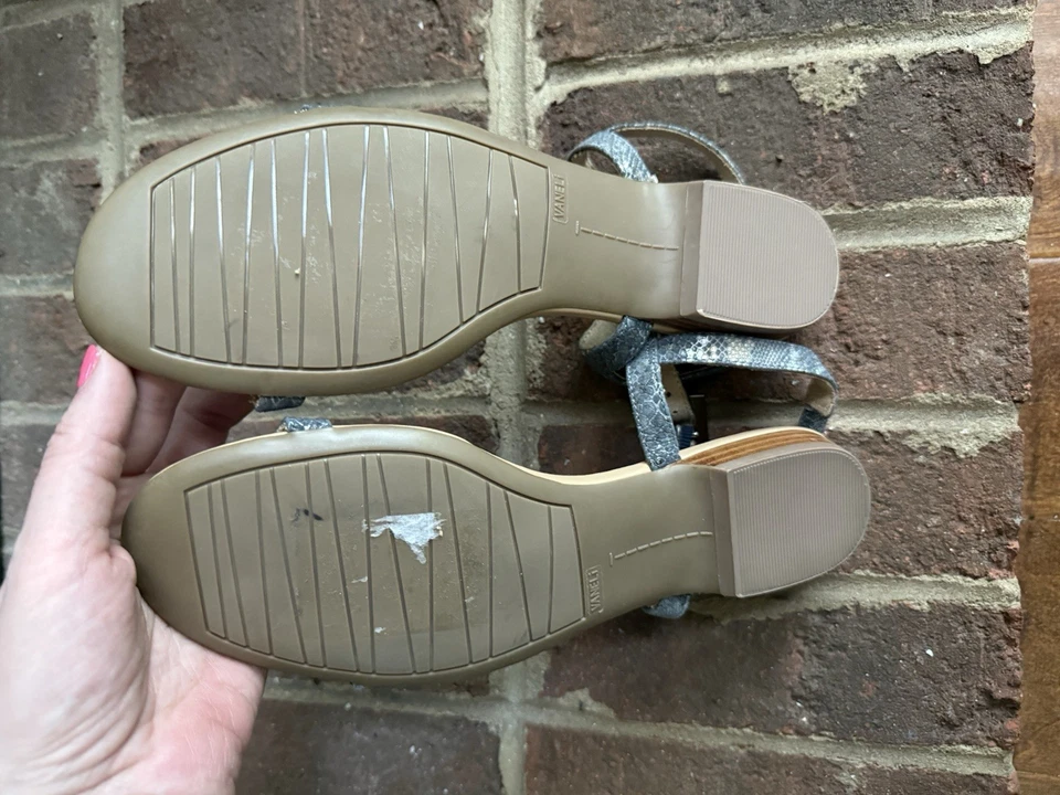 Sandalias de cuero Vaneli Bowyn nuevas sin caja - Precio de venta sugerido por el fabricante $145 - Para mujer talla 8 Foto 3 de 4