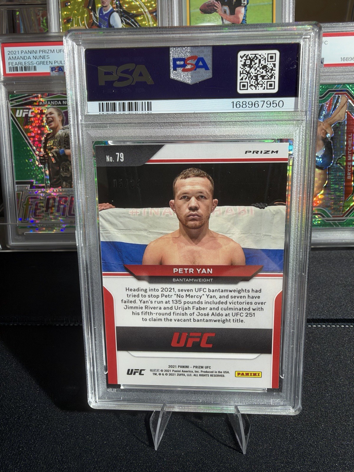 2021 PANINI GREEN PULSAR UFC PRIZM PETR YAN PSA 8 #79 /25 view 2