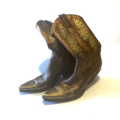 bcbg western boots