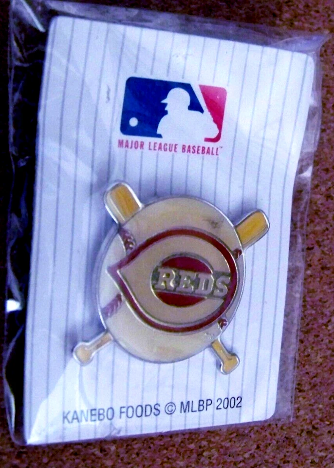 Cincinnati Reds 2002 Kanebo Foods Japanese lapel pin issued in Japan MLB - Image 4 of 4