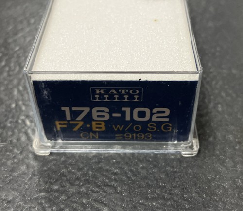Kato 176-102 Canadian National Zebra Stripe F-7B sin S.G. #9193 | Condition: Used