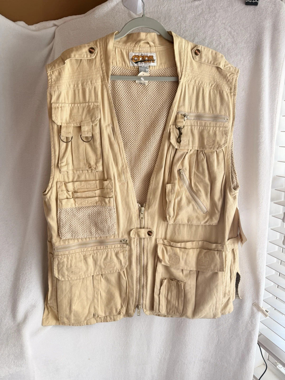 VTG CODA Basic Essentials Men’s L NWT Fly Fishing Vest- POCKETS! CL