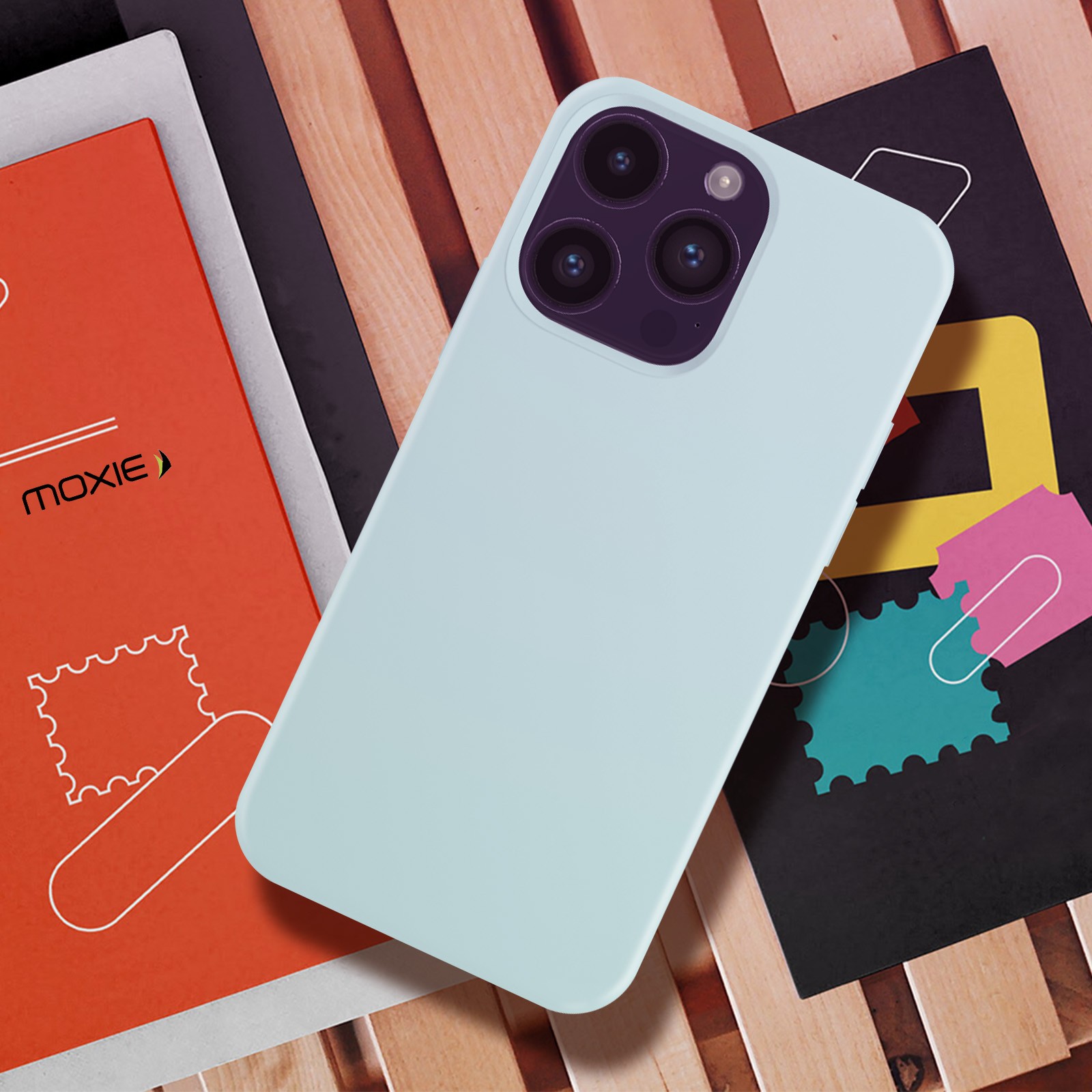 Coque iPhone 14 Pro Moxie semi-rigide et fine bleu pâle