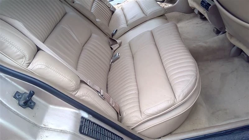 PARK AVE  1995 Seat Rear 372575 Foto 3 de 4