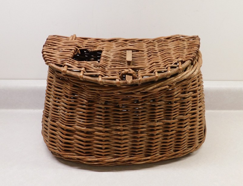 Vintage Fishing Creel/Wicker Basket Trout Fish/Fly Fishing Decor, Cabin