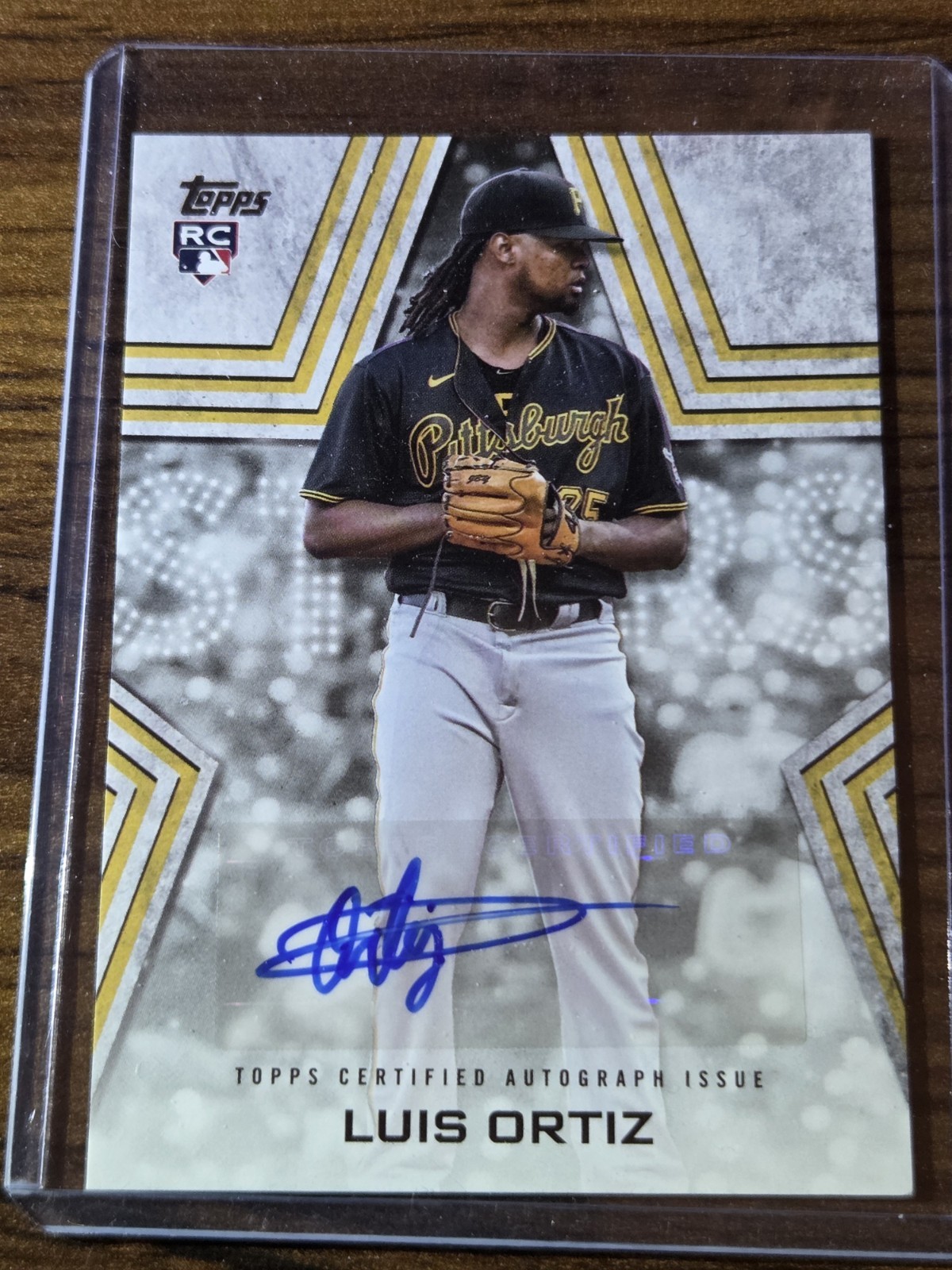 2023 Topps Series 2 - Baseball Stars Autographs Luis Ortiz #BSA-LO (AU, RC)