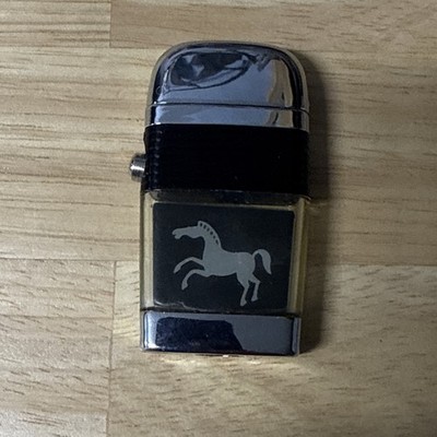 SCRIPTO VU Lighter White Horse Mustang Black Rib Band Vintage 1950's