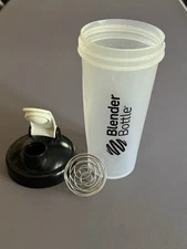 Blender Bottle Clear W/black Lid & Metal Shaker LN