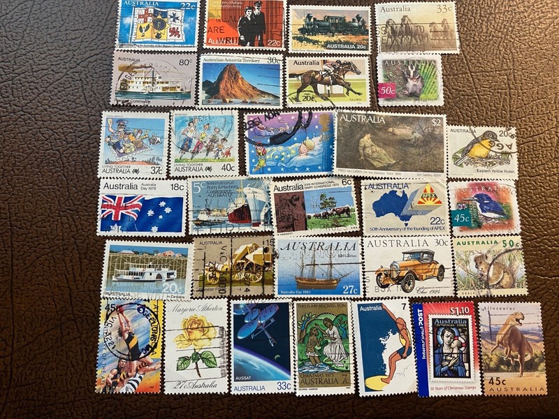 30 USED STAMPS FROM AUSTRALIA