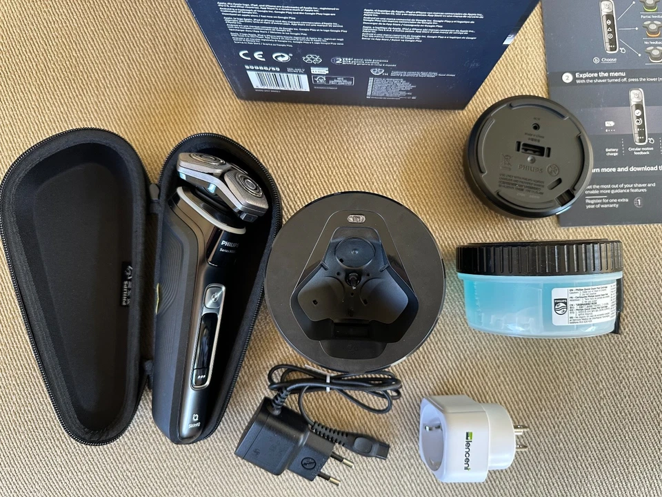 NIB: Philips 9000 Series Wet & Dry Electric Shaver SkinIQ EU Plug and Adapter - Image 3 of 4