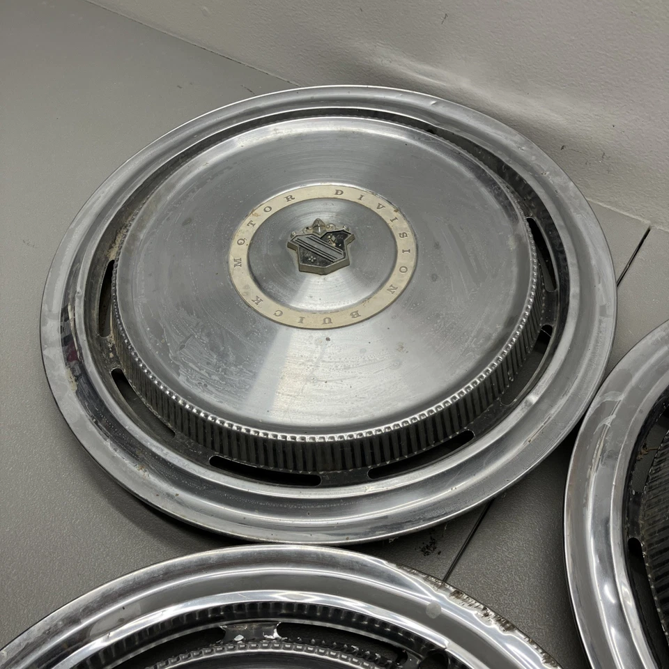 4 tapacubos de cubierta de rueda Buick Electra 1971 1972 1973 vintage de 15" usados Foto 4 de 4