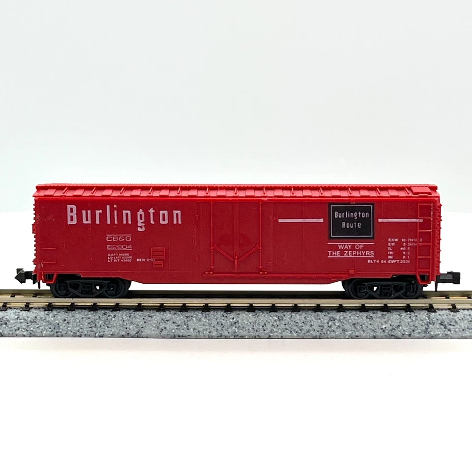 Model Power Lima N Scale 7013 Burlington Route 50ft Plug Door Boxcar CB&Q 62904 - Image 3 of 4