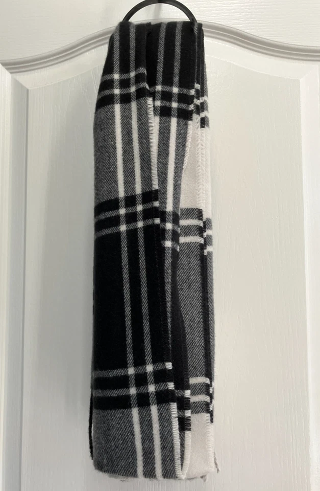 Bufanda de invierno Banana Republic blanco y negro a cuadros flecos grandes talla única NUEVO Foto 4 de 4