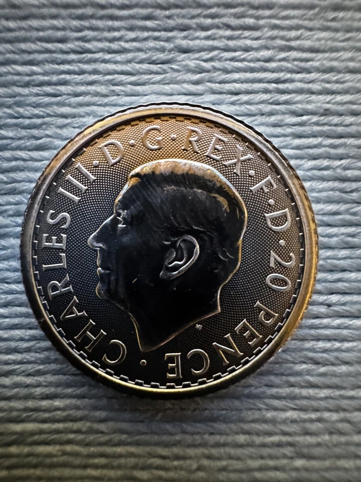 2026 1/10th oz Solid Silver .999 Fine Britannia Coin from Royal Mint *Tracked* - Image 3 of 3