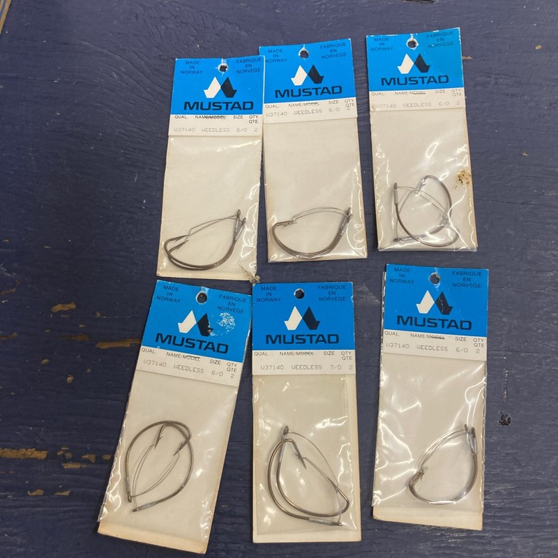 12 Mustad W37140 Size 6/0 Weedless ,  Fishing Hooks ***  6 PACKS OF 2 = 12 HOOKS