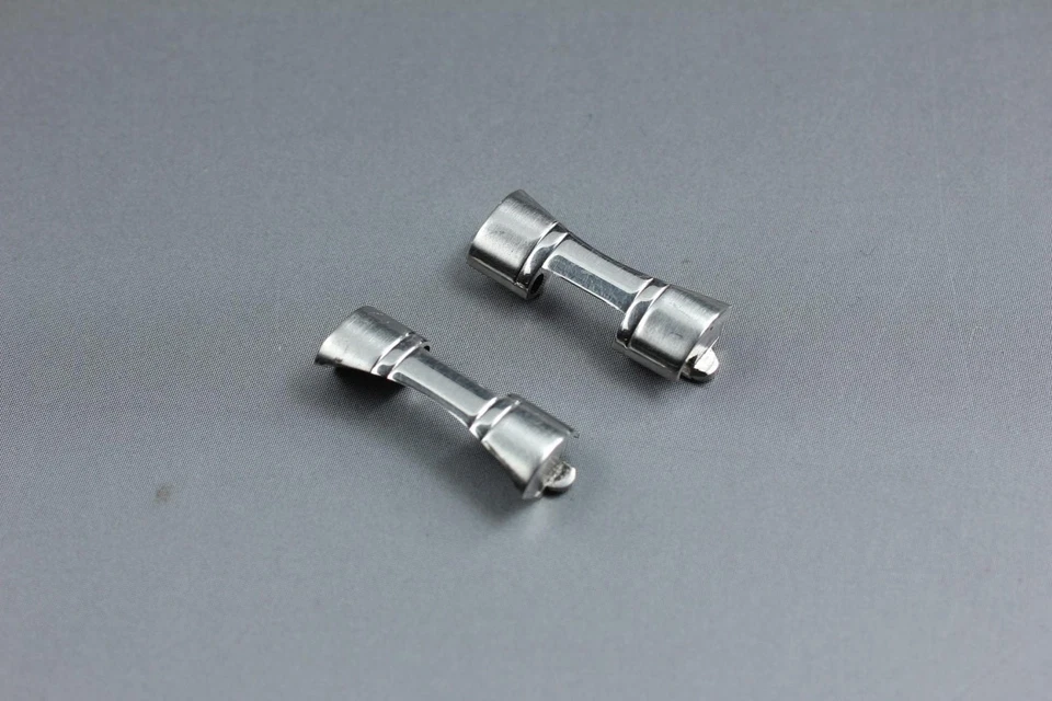 Bracciale Omega 18 mm in acciaio inossidabile 1569 quasi nuovo con collegamen... - Immagine 2 di 4