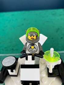 LEGO Space Exploriens:  Hovertron 6815 * 100% Complete with Instructions * 1996