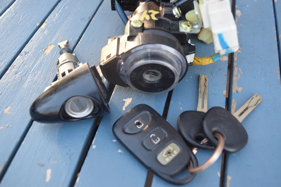 OEM 2011 2012 2013 2014 2015 KIA OPTIMA IGNITION SWITCH W/ KEY - Image 4 of 4