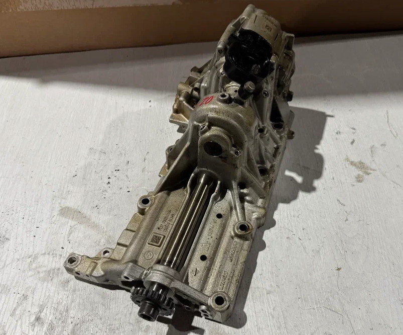 OEM BMW N20/N26 2.0L Engine Oil Pump Assembly 7632111 Cond 2012