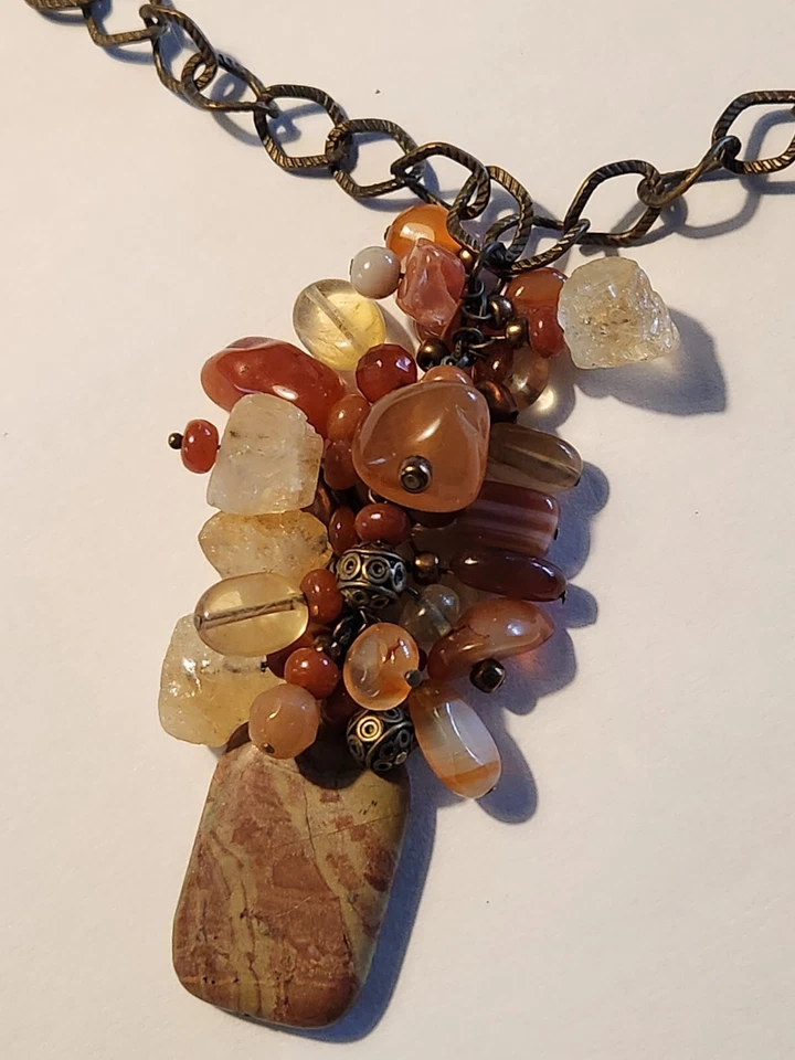 Conjunto de Colar e Brinco de Pedras Preciosas Laranja/Citrino com Bronze Acentuado - Imagem 2 de 4