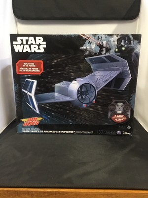 DISNEY STAR WARS AIR HOGS DARTH VADERS TIE ADVANCED X1 STARFIGHTER NEW