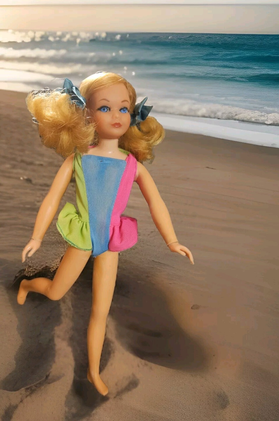 Vintage 1960s SKIPPER Barbie. DRAMATIC LIVING #1117.  Original Vintage SwimSuit.