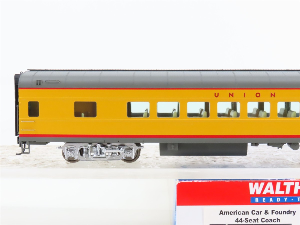HO Scale Walthers 932-6931 UP Union Pacific Railroad Coach