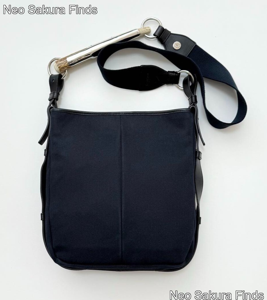 Borsa Yves Saint Laurent Rive Gauche Mombasa in pelle Cassandra velluto nero