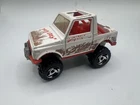 Vintage 1988 Hot Wheels White Dirty Dog Suzuki Samurai Tracker 4x4 1:64 SL15