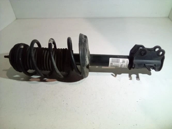 Amortisseur avant gauche OPEL CORSA E 13434137 B14NEJ_LUJ - Photo 1/4