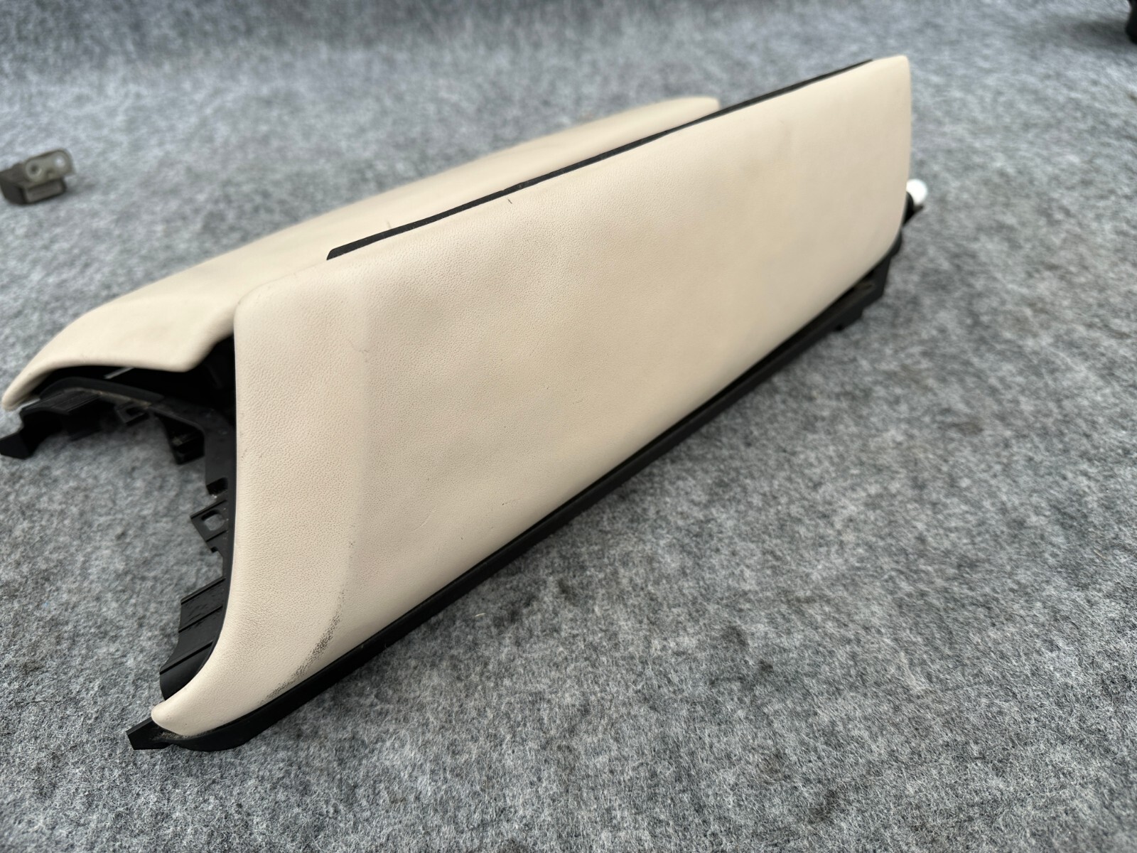 CENTER CONSOLE LEATHER ARM REST ARMREST TAN 13-20 MASERATI GHIBLI QUATTROPORTE