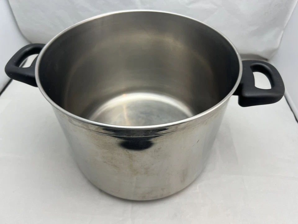 Megaware 8 Quart 7.8 Liter Stainless Steel Stockpot Pot Pan Dutch Oven FRANCE - Image 2 of 4
