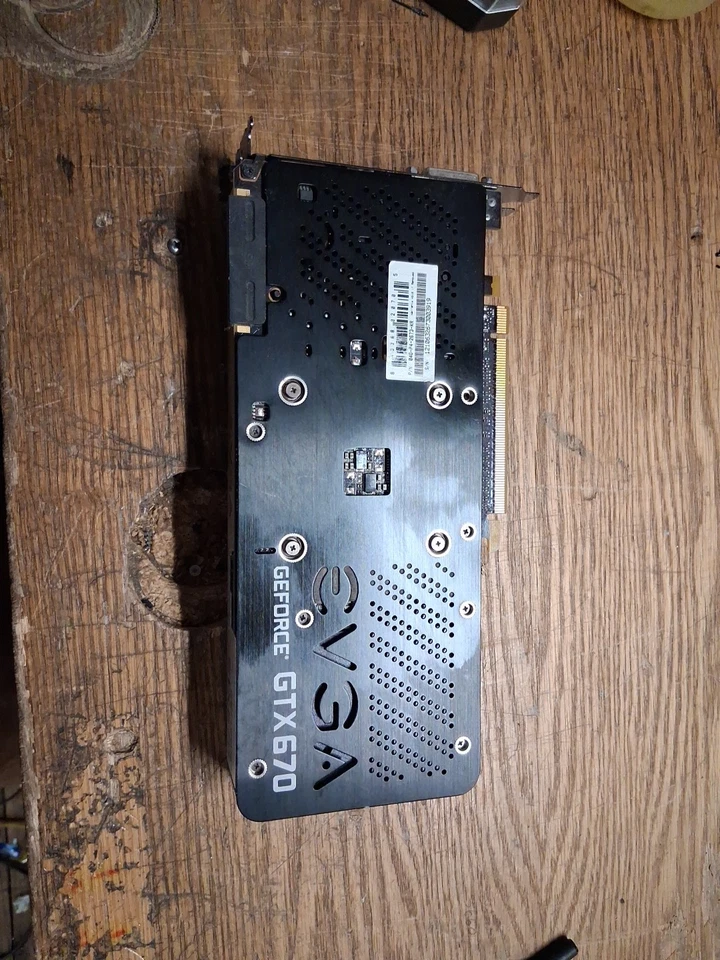 EVGA GeForce GTX 670 2GB GDDR5 PCIe Graphics Card - DVI, DisplayPort, HDMI - Image 3 of 4