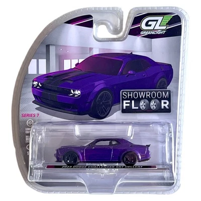 Greenlight - 2023 Dodge Challenger SRT Hellcat - Plum Crazy - Showroom Floor 7