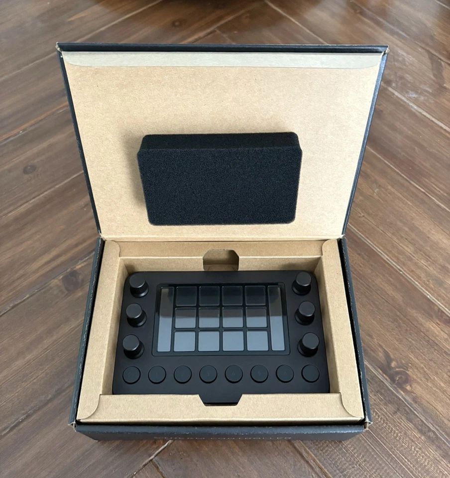 CONTROLADOR RAZER STREAM Teclado Todo en Uno para Streaming Foto 3 de 4