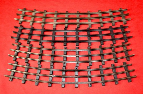 GROUP OF 4 ORIGINAL LIONEL 771 T-RAIL CURVED TRACK - PREWAR - NO RESERVE