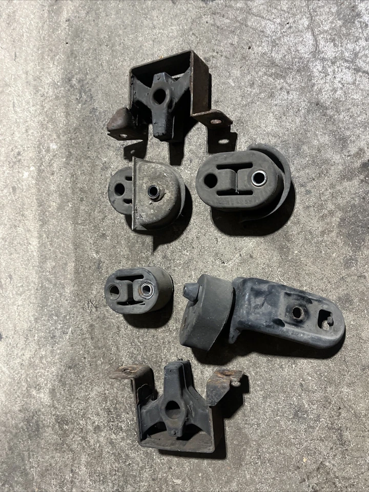 Soporte de suspensión silenciador escape trasero derecho izquierdo Infiniti G35 G37 sedán OEM Foto 2 de 2