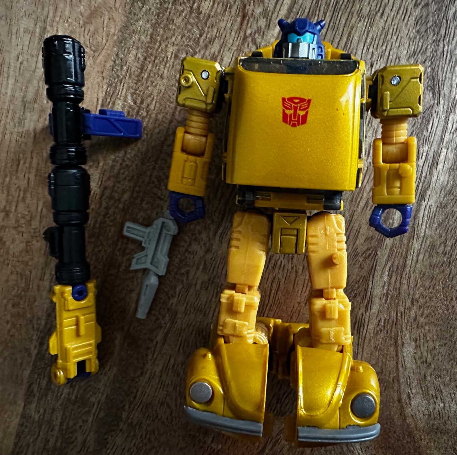 Hasbro Transformers Buzzworthy Bumblebee Goldbug, complete w/ bonus accessory