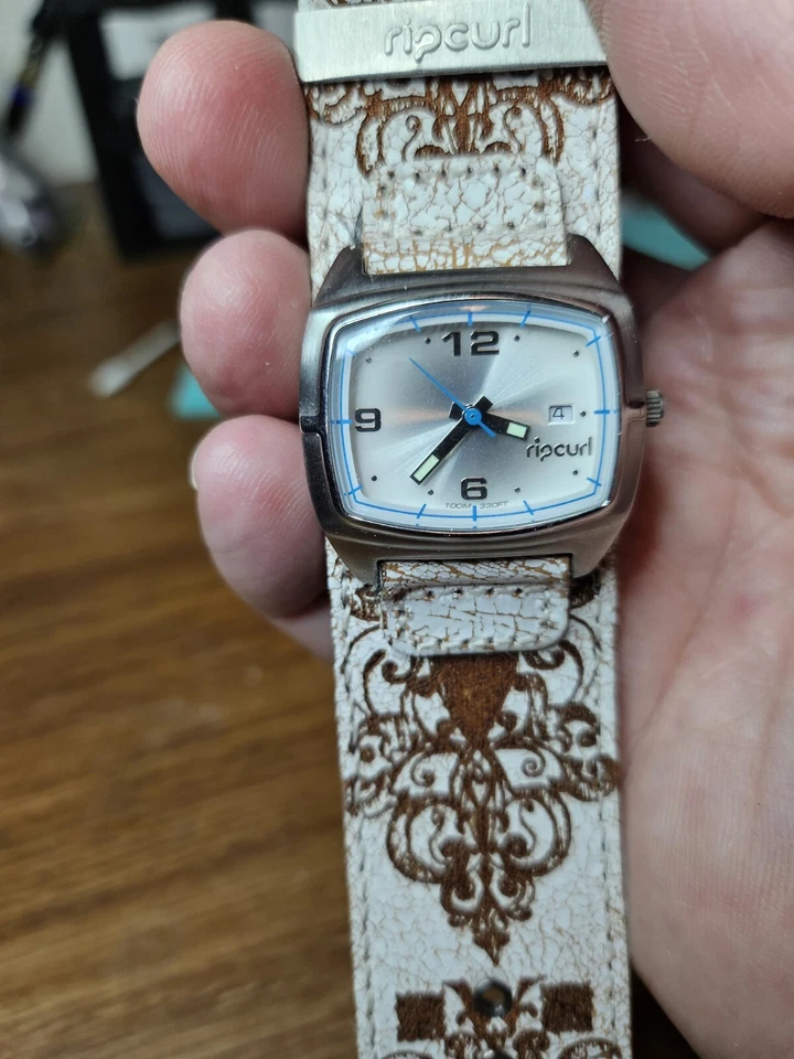 Awesome Rip Curl Bombshell A2020G Mens Watch For Parts Or Repair Not Working - Image 2 of 4