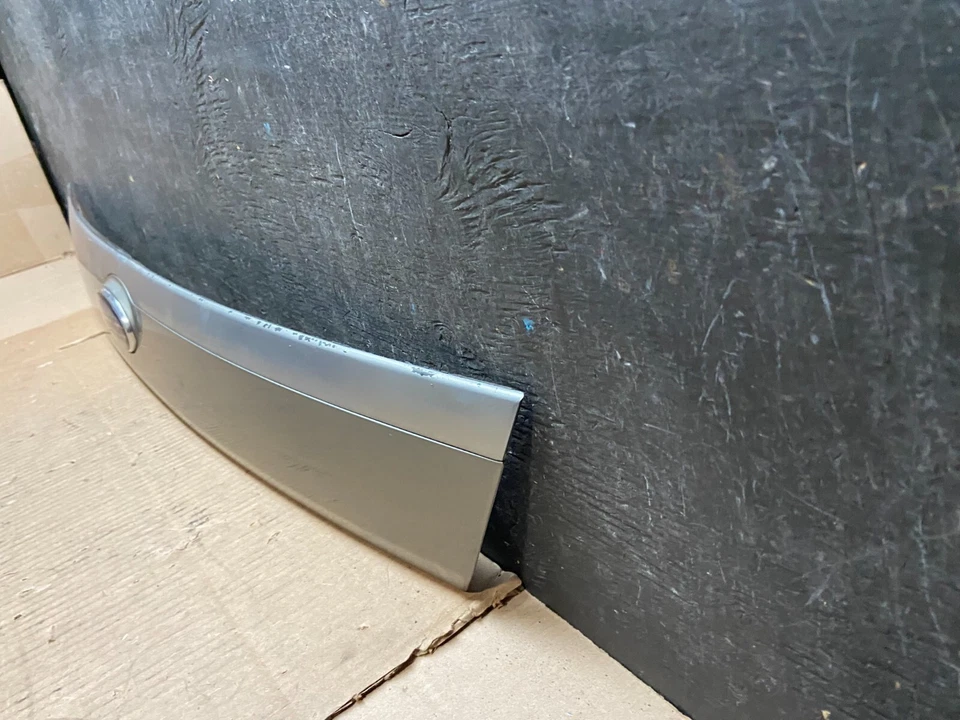 Subaru Forester 2006 2007 2008 puerta levadiza puerta trasera maletero moldura i7304 DG Foto 2 de 4