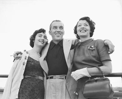Ed Sullivan With Wife Sylvia And Daughter Betty 1950 OLD PHOTO