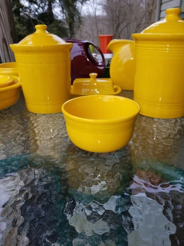 GUSTO BOWL daffodil yellow HOMER LAUGHLIN FIESTA 28 OZ. NEW