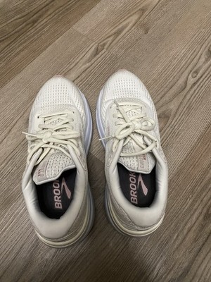 Brooks Ghost Max 2 Wide Women s Mesh Lace-Up Low Top Sneaker White/Pink 2024