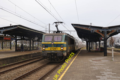 Foto SNCB Belgische Eisenbahn 6x4 Baureihe 27 2724 passiert Schaarbeek um 2023 1