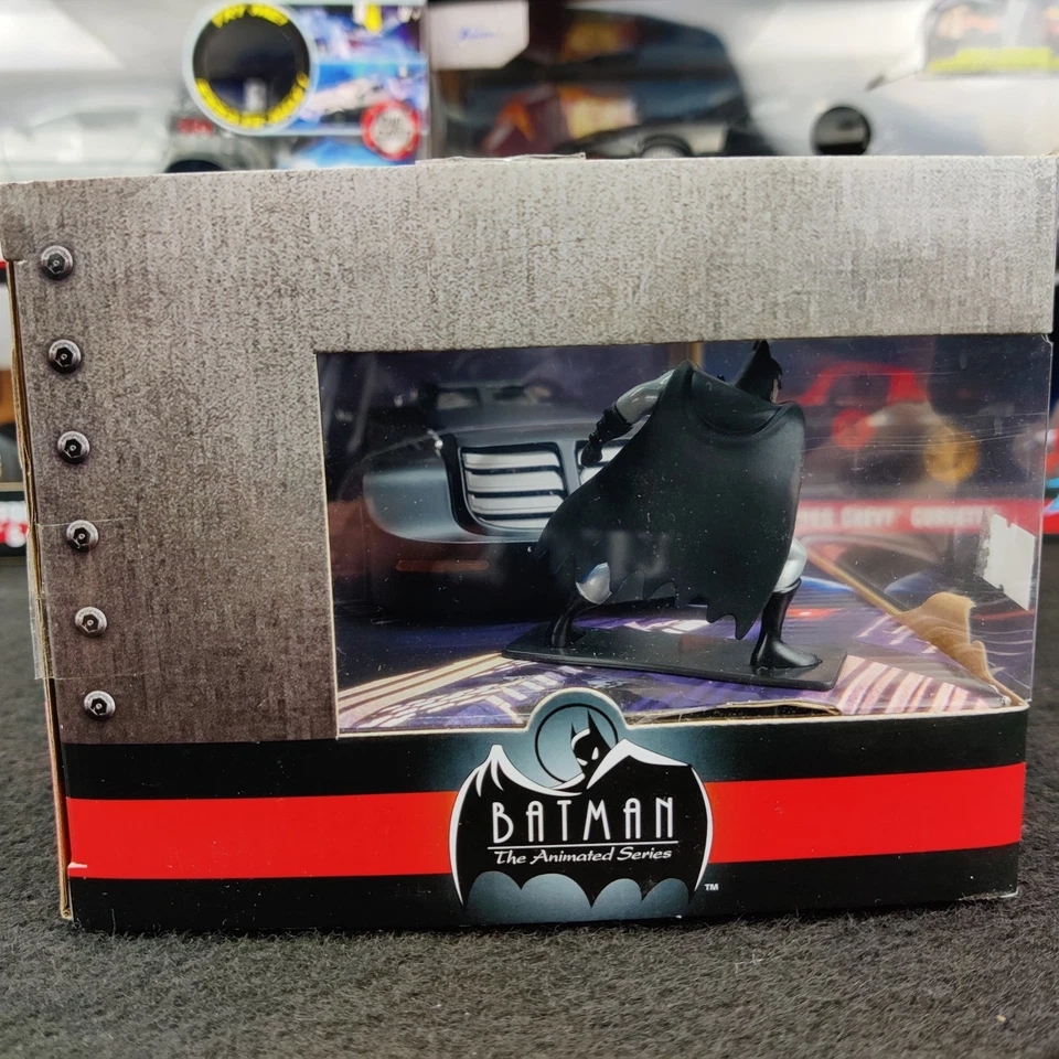 AUTO JADA TOYS BATMOBILE & BATMAN + FIGURINA 1:24 IN SCATOLA - Immagine 3 di 4